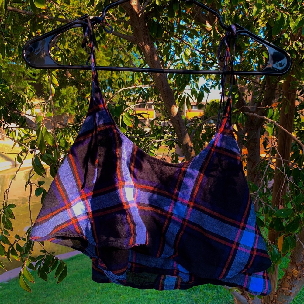 Flouncy plaid string tie crop